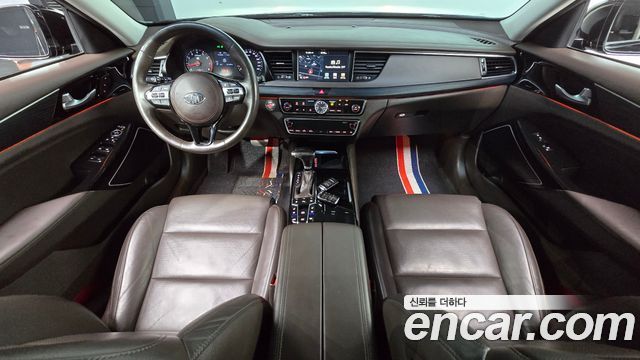 Kia K7 — interior
