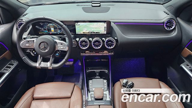 Mercedes-Benz GLA-Class — interior