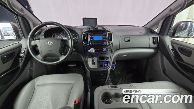 Hyundai Starex — interior