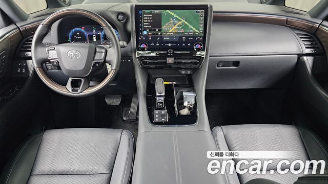 Toyota Alphard — interior