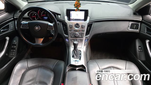 Cadillac CTS — interior