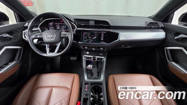 Audi Q3 — interior