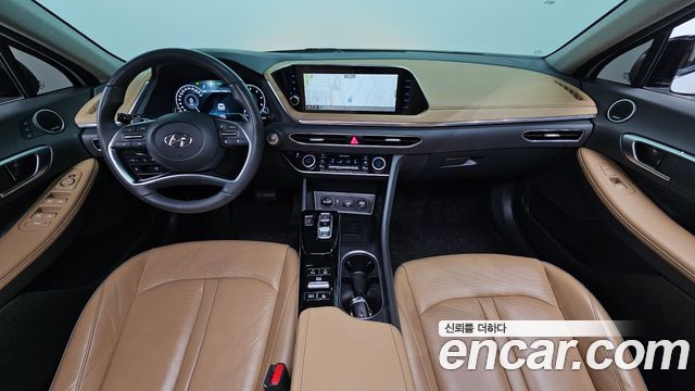 Hyundai Sonata — interior