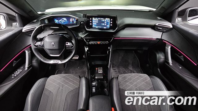 Peugeot 2008 — interior