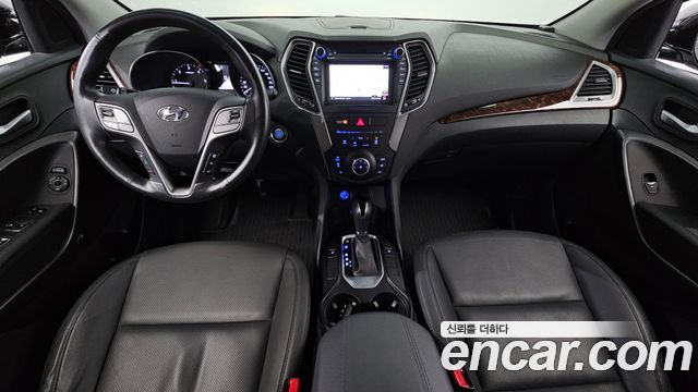 Hyundai Santa Fe — interior