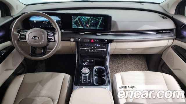 Kia Carnival — interior