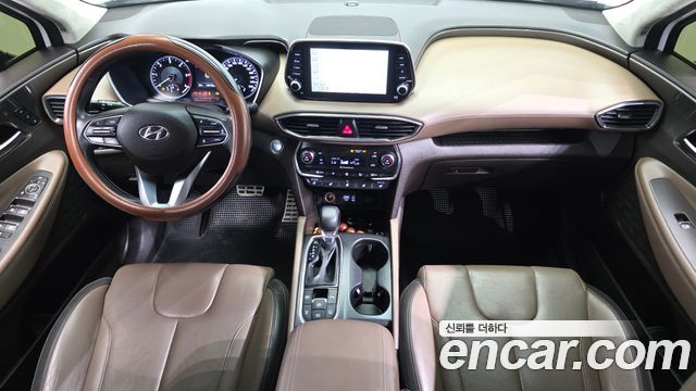Hyundai Santa Fe — interior