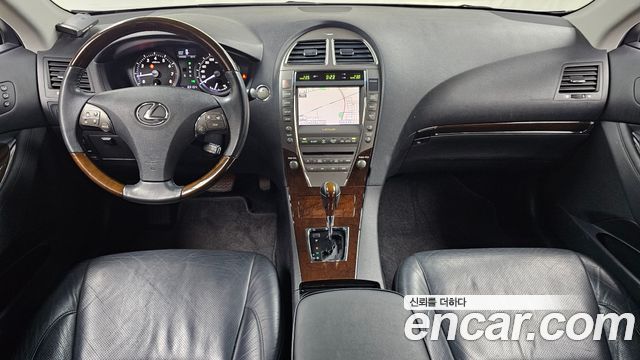 Lexus ES — interior