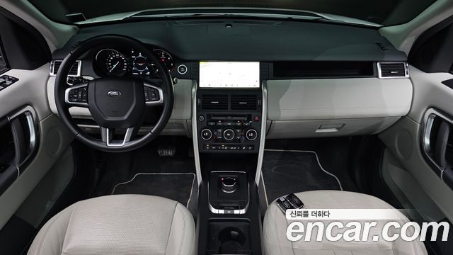 Land Rover Discovery Sport — interior