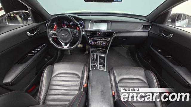 Kia K5 — interior