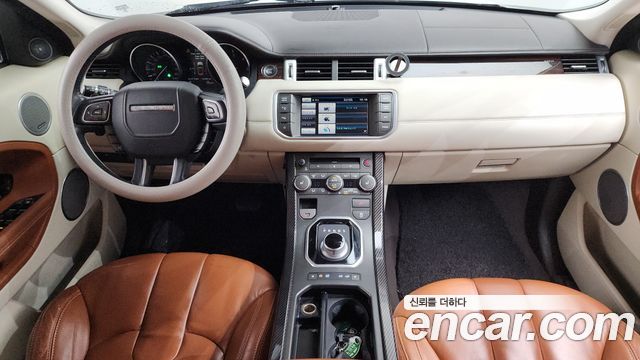 Land Rover Range Rover Evoque — interior
