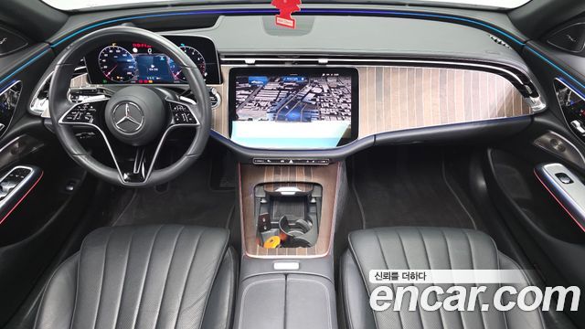Mercedes-Benz E-Class — interior