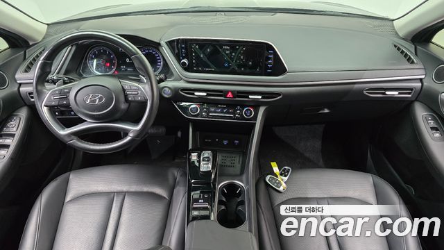 Hyundai Sonata — interior