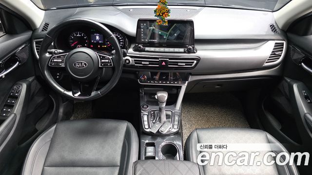 Kia Seltos — interior