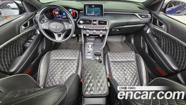 Genesis G70 — interior