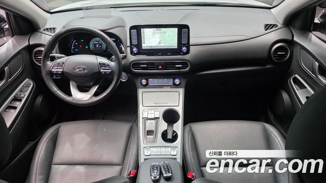 Hyundai Kona — interior