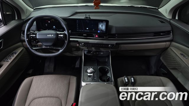 Kia Carnival — interior