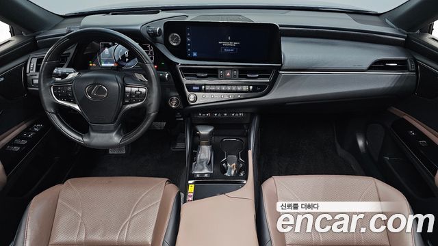 Lexus ES — interior