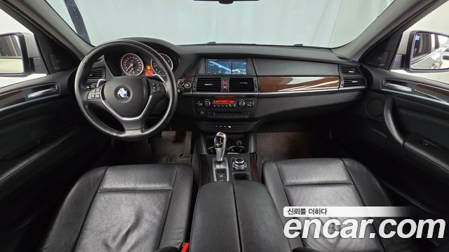 BMW X6 — interior