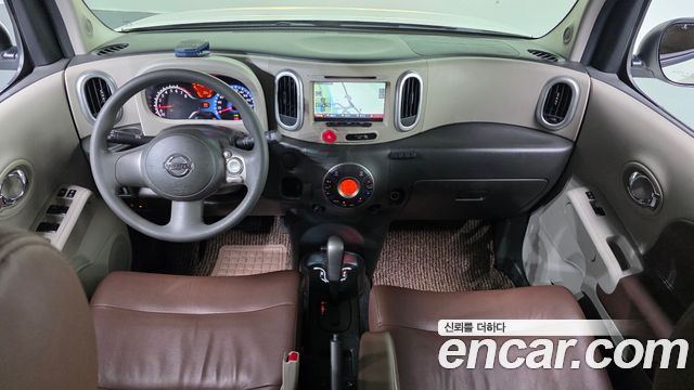 Nissan Cube — interior