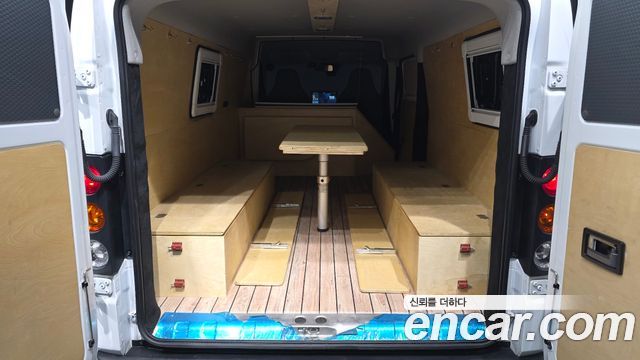 SE-A2 Van — exterior