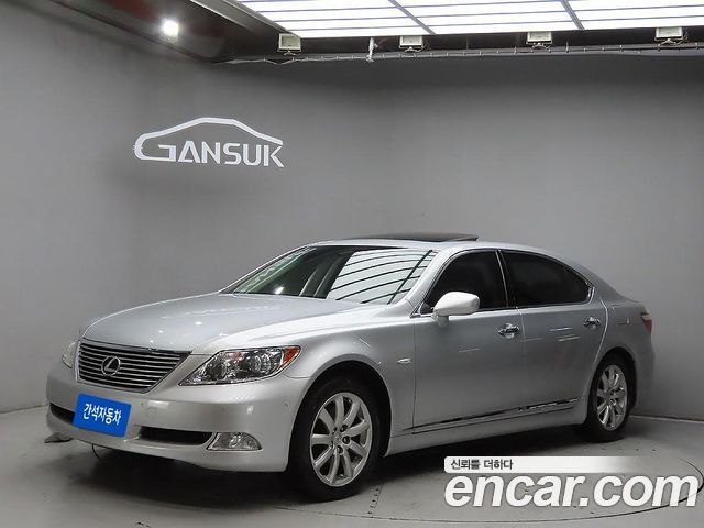 Lexus LS — exterior