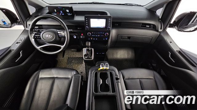 Hyundai Staria — interior