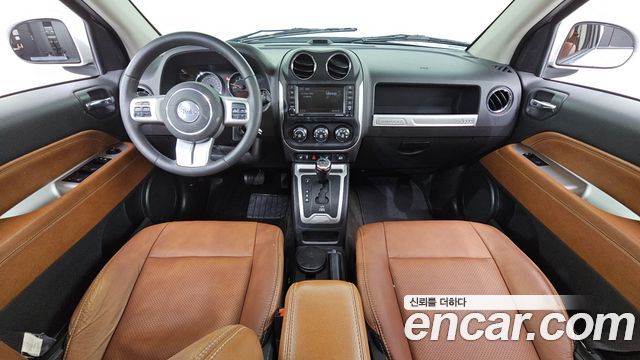 Jeep Compass — interior