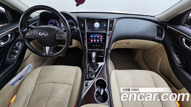 Infiniti Q50 — interior