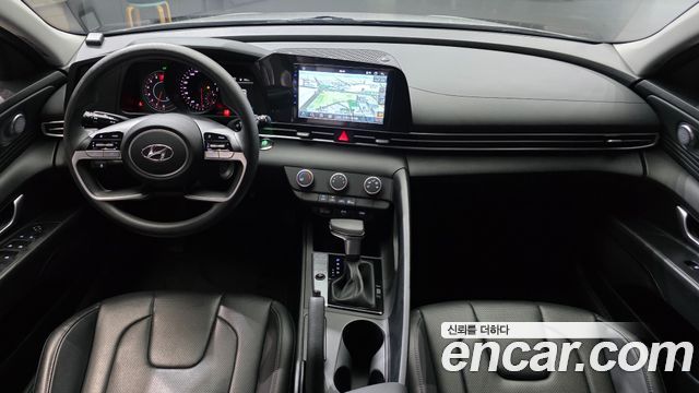 Hyundai Avante — interior