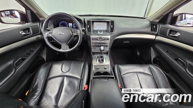 Infiniti G — interior