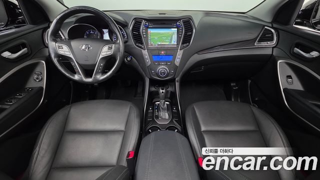 Hyundai Santa Fe — interior