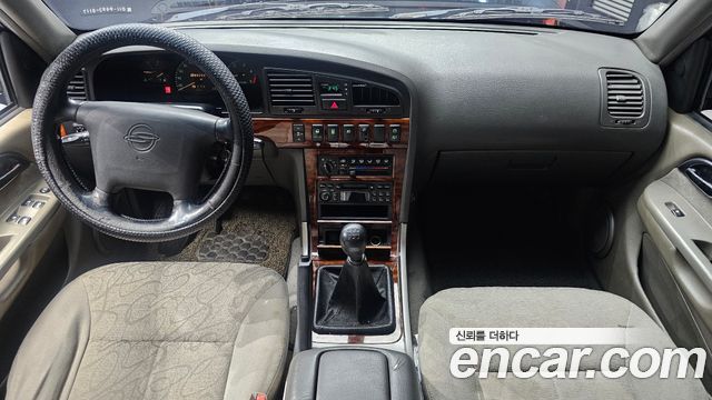 KG Mobility Musso — interior