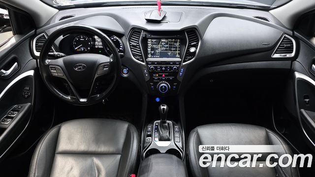 Hyundai Santa Fe — interior