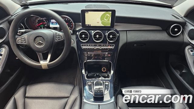 Mercedes-Benz C-Class — interior