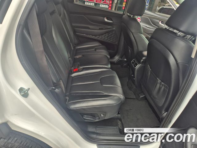 Hyundai Santa Fe — interior
