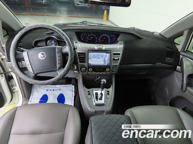 KG Mobility Korando — interior
