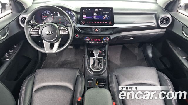 Kia K3 — interior