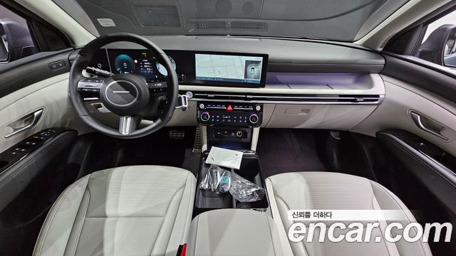 Hyundai Tucson — interior