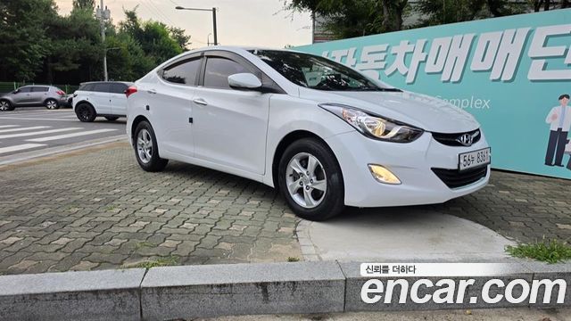 Hyundai Avante — exterior