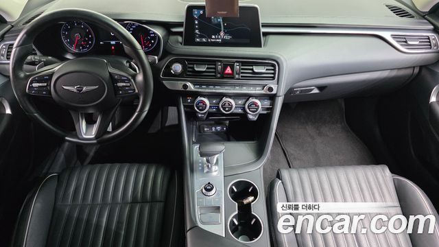 Genesis G70 — interior