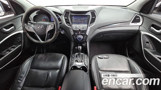 Hyundai Santa Fe — interior