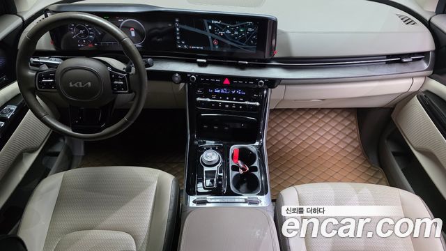 Kia Carnival — interior
