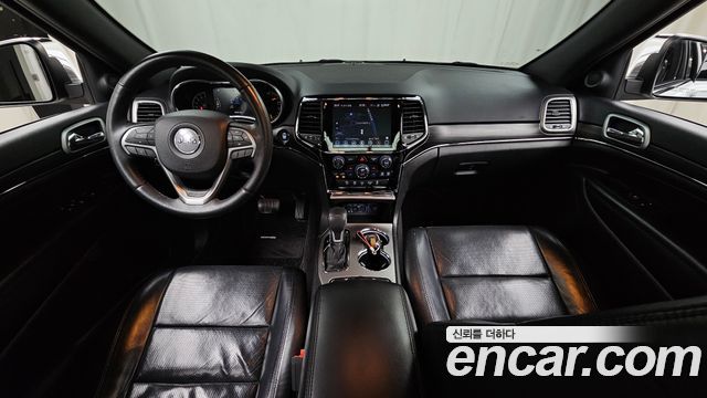 Jeep Cherokee — interior