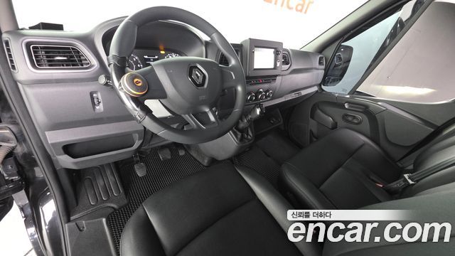 Renault Korea Master — interior