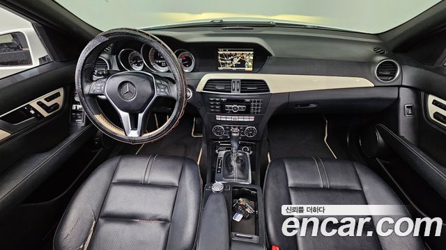 Mercedes-Benz C-Class — interior