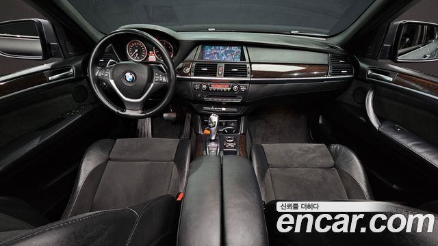 BMW X6 — interior
