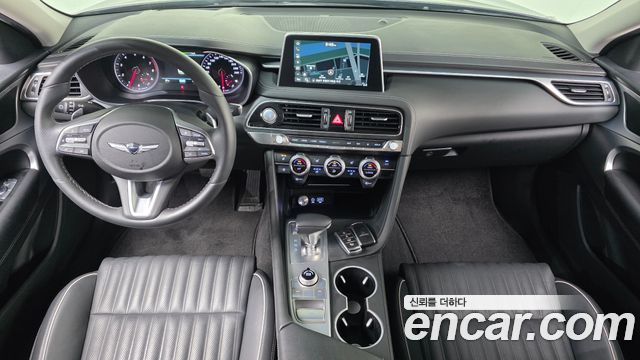 Genesis G70 — interior