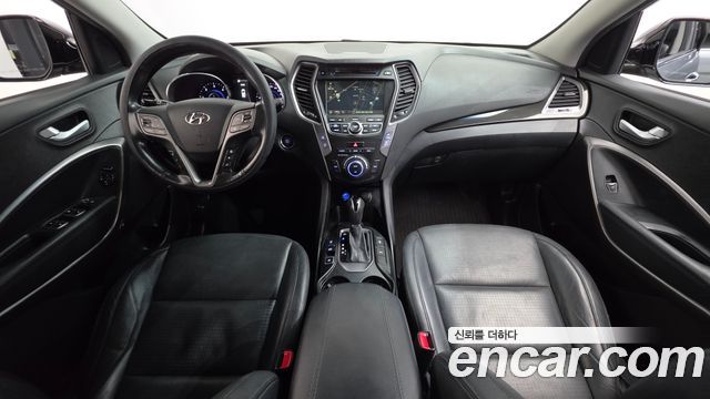 Hyundai Santa Fe — interior