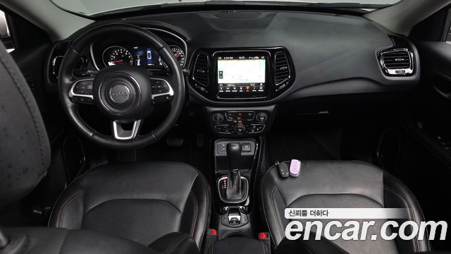 Jeep Compass — interior